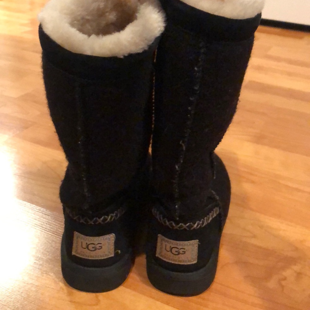 Women’s size 7 black UGG boots